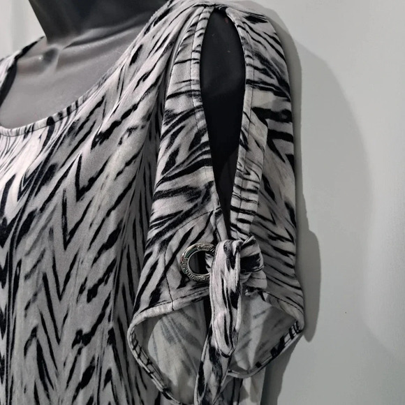 Calvin Klein Cold Shoulder Shirt - Picture 2 of 7
